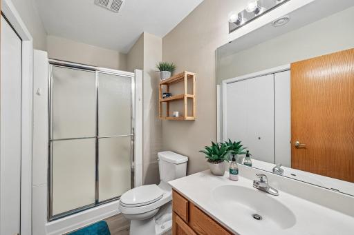 20-web-or-mls-32nd Ave-S1109-020.jpg