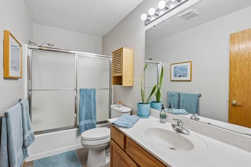 30-web-or-mls-32nd Ave-S1109-030.jpg