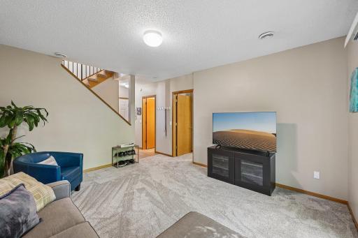 36-web-or-mls-32nd Ave-S1109-036.jpg