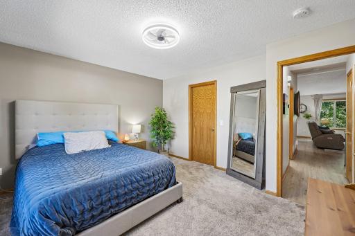 25-web-or-mls-32nd Ave-S1109-025.jpg