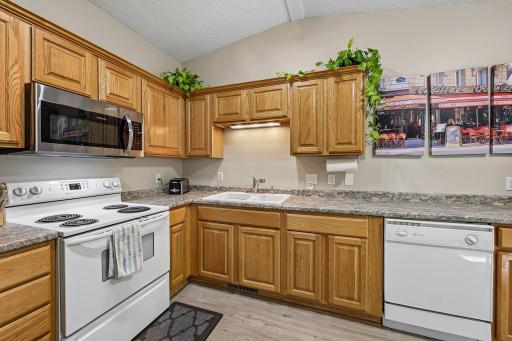 19-web-or-mls-32nd Ave-S1109-019.jpg