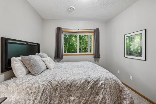 23-web-or-mls-32nd Ave-S1109-023.jpg