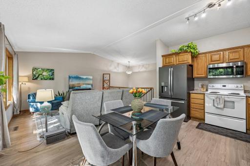 16-web-or-mls-32nd Ave-S1109-016.jpg