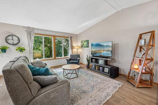 13-web-or-mls-32nd Ave-S1109-013.jpg