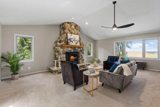 Large, Vaulted Ceiling Great Room