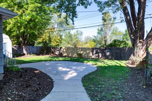 2025 Field Avenue, Saint Paul, MN 55116