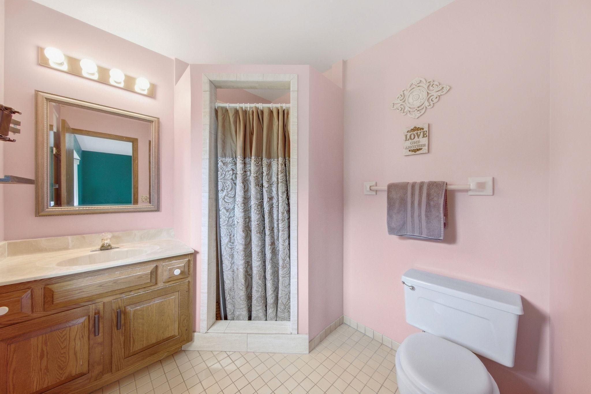 Primary 3/4 bath