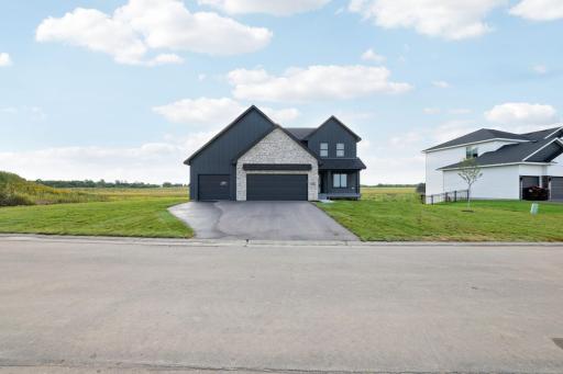 8710Photography-Web-Friendly-470-Sea-Wing-Boulevard-Prescott-WI-54021-4.jpg