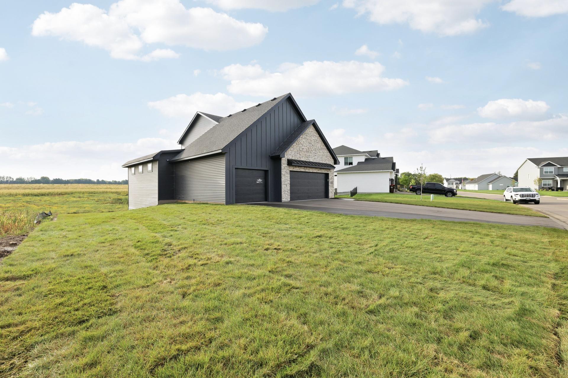 8710Photography-Web-Friendly-470-Sea-Wing-Boulevard-Prescott-WI-54021-3.jpg