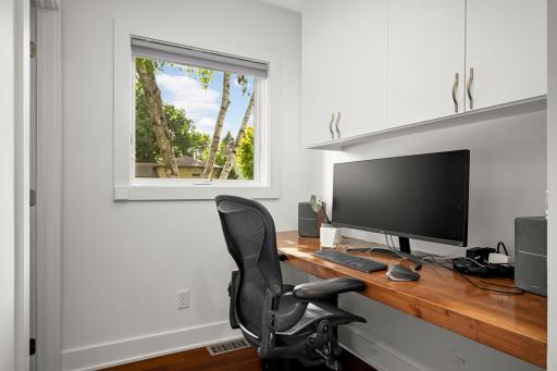 Dedicated office/homework station