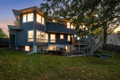 Spectacular like new construction home in Creek Valley Elementary dist.