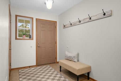 Inviting foyer upon entry. NEW WHIRLPOOL WASHER AND DRYER DELIVERED WEEK OF 9/13!