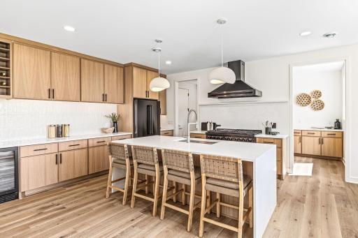 6136 Oaklawn Avenue, Edina, MN 55424