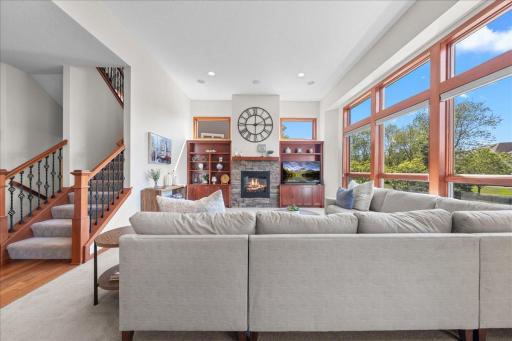 1618 Headwaters Lane, Woodbury, MN 55129
