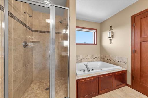 1618 Headwaters Lane, Woodbury, MN 55129