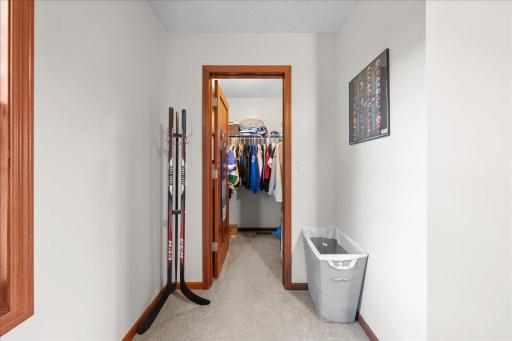1618 Headwaters Lane, Woodbury, MN 55129