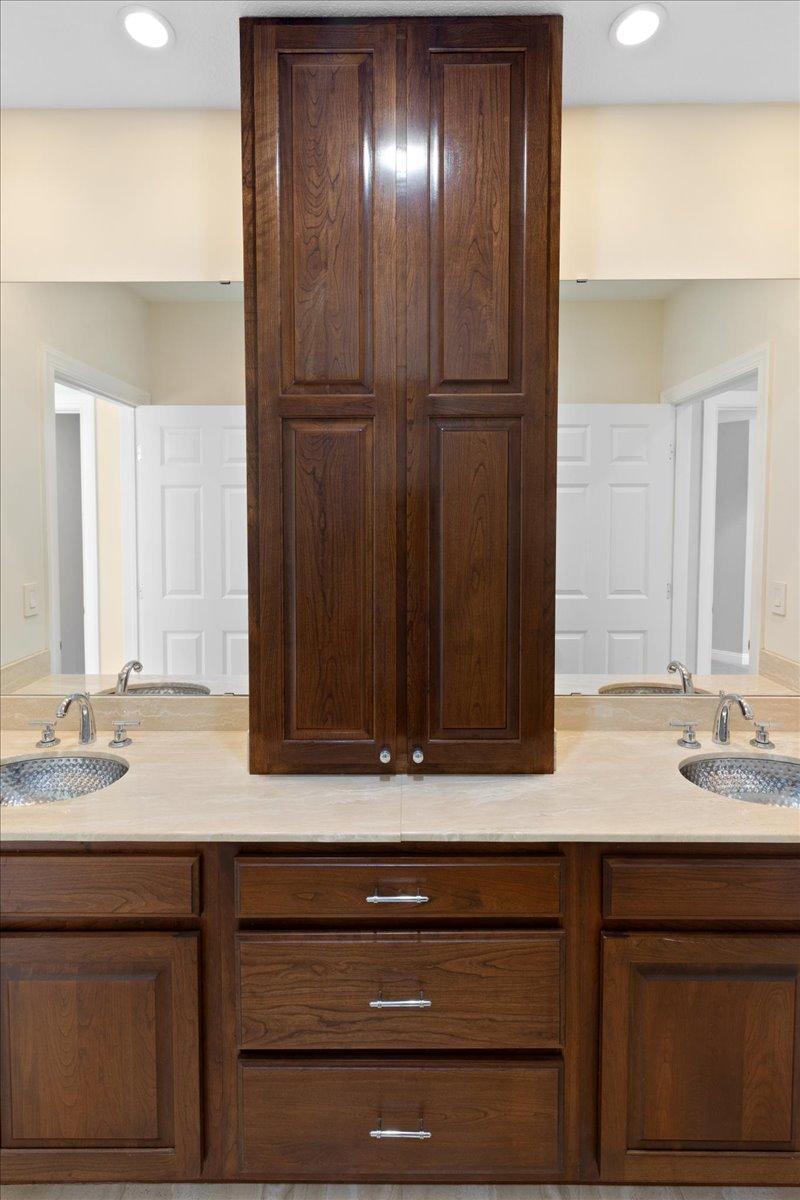 Privacy When You Want It. Connection When It Matters. The Best of Both Worlds