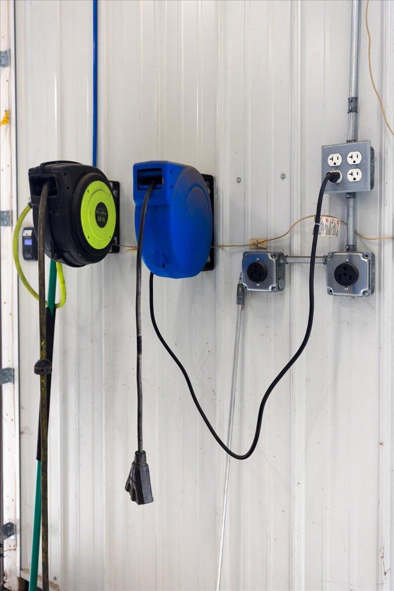 Detached Workshop offers Powerful Power Supply