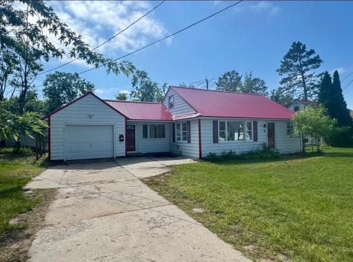 210 24th Street NE, Bemidji, MN 56601