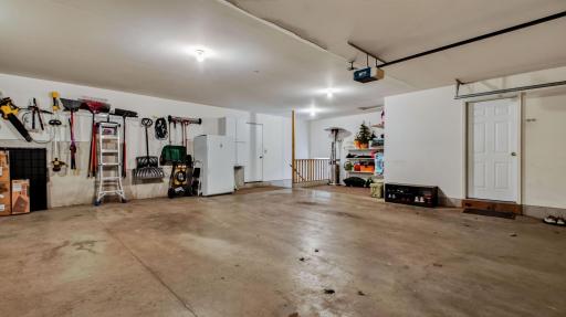 3309 S Pointe Court, Eau Claire, WI 54701