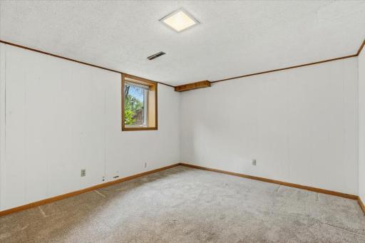 6193 49th Street N, Oakdale, MN 55128