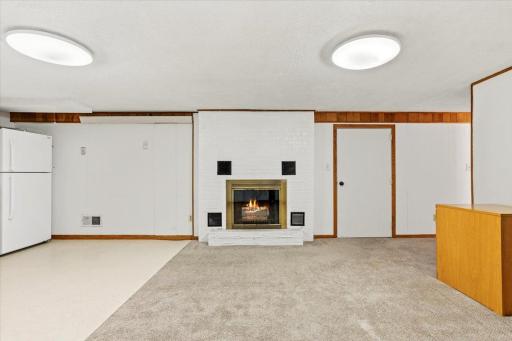 6193 49th Street N, Oakdale, MN 55128