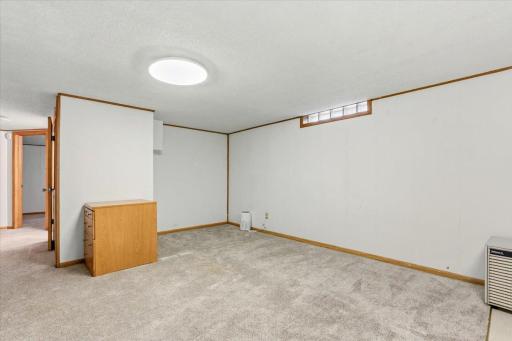 6193 49th Street N, Oakdale, MN 55128