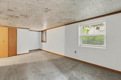 6193 49th Street N, Oakdale, MN 55128