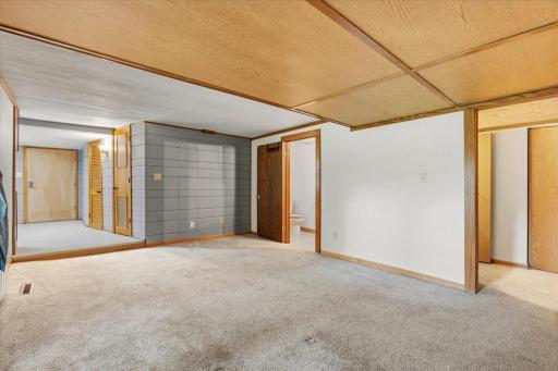 6193 49th Street N, Oakdale, MN 55128