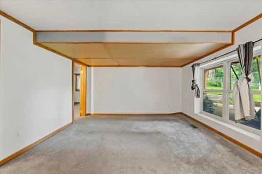 6193 49th Street N, Oakdale, MN 55128