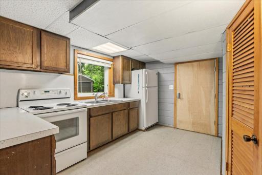 6193 49th Street N, Oakdale, MN 55128
