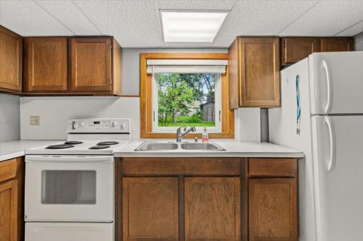 6193 49th Street N, Oakdale, MN 55128