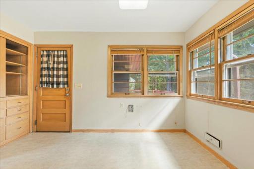 6193 49th Street N, Oakdale, MN 55128