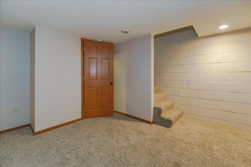 200 Harold Drive, Burnsville, MN 55337
