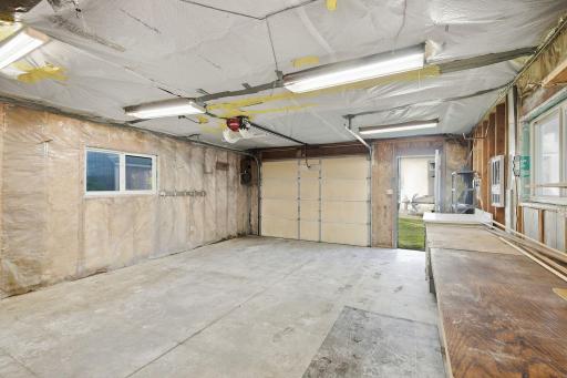 Lots of space here to park your car and huge workbench area.