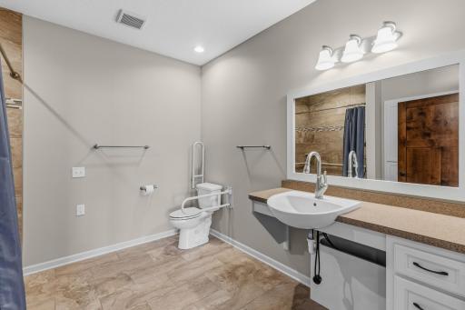 25423 Heims Lake Circle, Wyoming, MN 55092