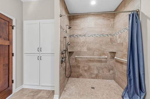 25423 Heims Lake Circle, Wyoming, MN 55092