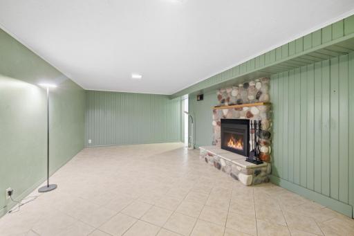 137 N Morningside Drive, Le Sueur, MN 56058