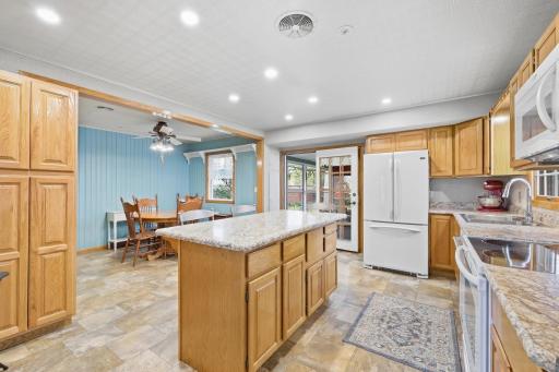 137 N Morningside Drive, Le Sueur, MN 56058