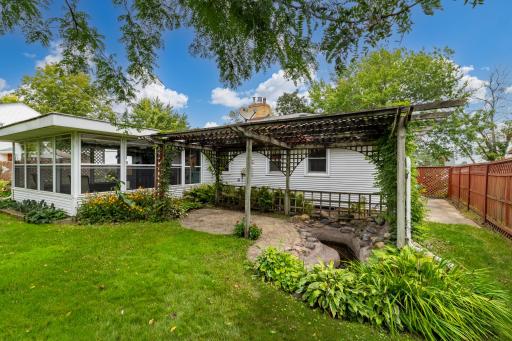 137 N Morningside Drive, Le Sueur, MN 56058