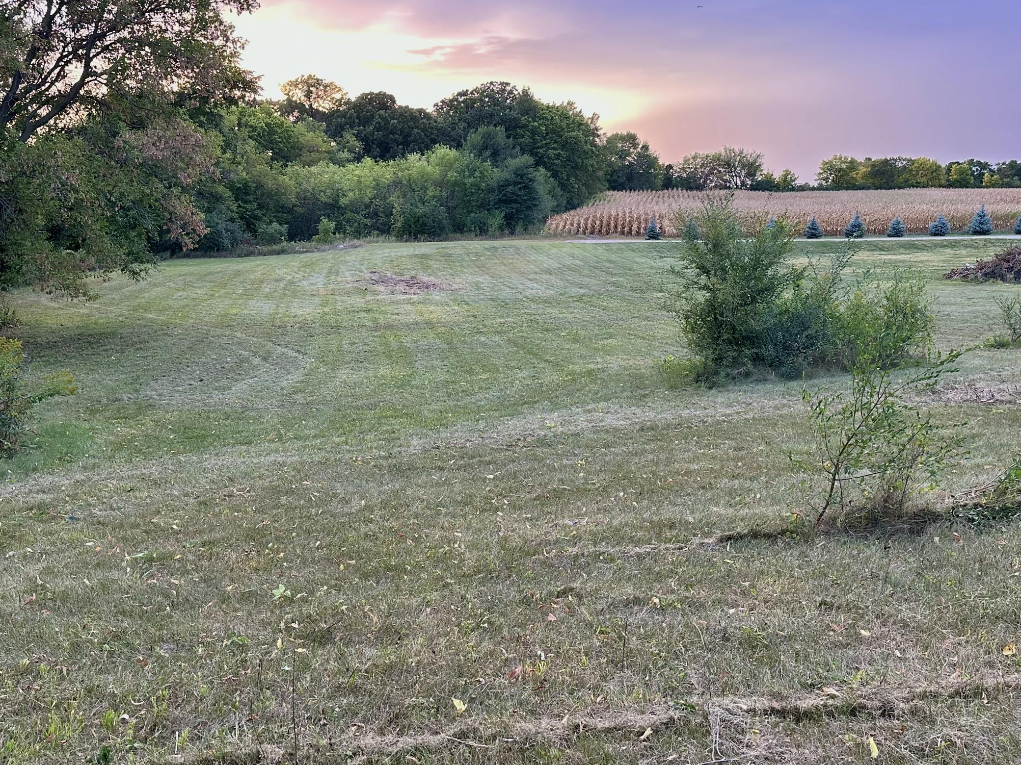 Four acre lots on quality lakes like this do not come for sale often. You won't want to miss out on this opportunity.