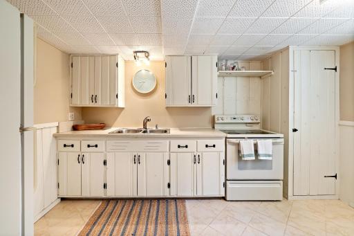 13301 Windyhill Road, Minnetonka, MN 55305