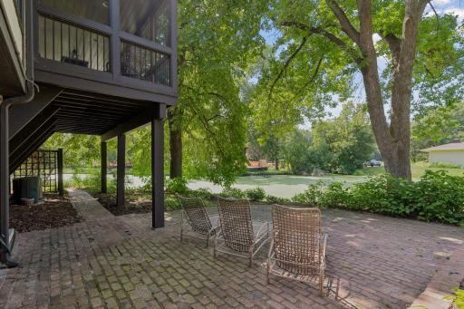 101 Ardmore Drive, Golden Valley, MN 55422
