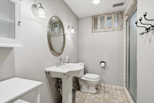 101 Ardmore Drive, Golden Valley, MN 55422