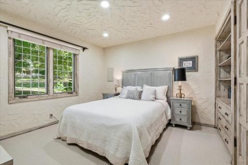 101 Ardmore Drive, Golden Valley, MN 55422