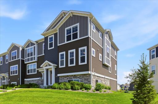 13571 Pine Dr ~ stunning end unit in the Towns at Fox Creek in Rogers!