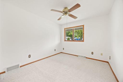 318 Stoney Point Road SW, Hutchinson, MN 55350