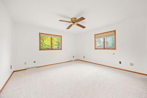 318 Stoney Point Road SW, Hutchinson, MN 55350