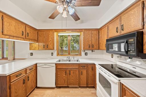 318 Stoney Point Road SW, Hutchinson, MN 55350