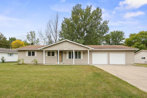 318 Stoney Point Road SW, Hutchinson, MN 55350